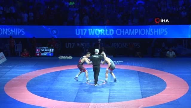 Eyyüp Çetin U17 Dünya Güreş Şampiyonası’nda gümüş madalya kazandı