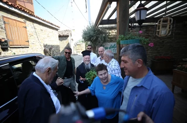 Fener Rum Patriği Bartholomeos, Gökçeada'ya ziyarette bulundu 1 Fener Rum Patriği Bartholomeos, Gökçeada’ya ziyarette bulundu