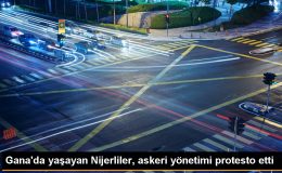 Gana’da Nijer vatandaşları askeri yönetimi protesto etti