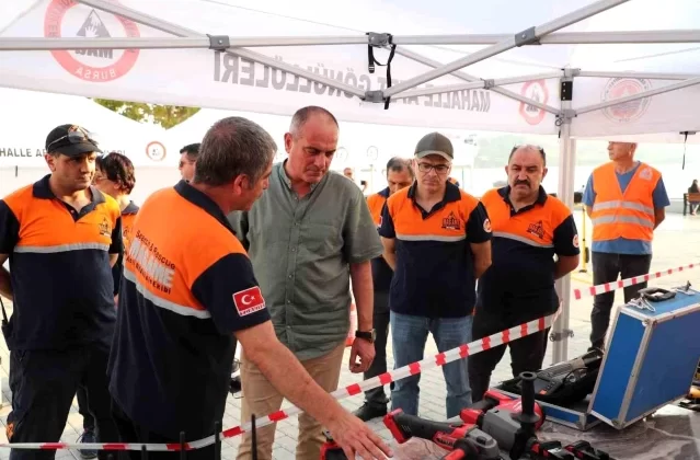 Gemlik Belediyesi, Mahalle Afet Gönüllülerine Ekipman Desteği Sağladı