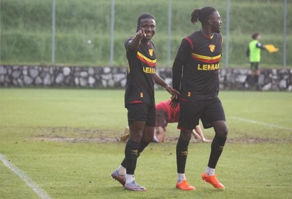 Göztepe, yeni sezonun ilk maçında lisanslarını çıkardı