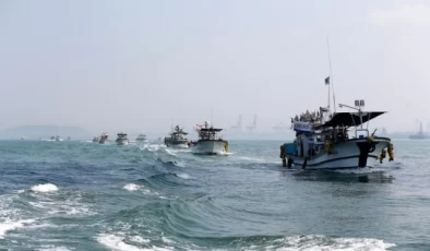 Güney Koreli Balıkçılar Japonya’nın Radyoaktif Atık Suyu Planını Protesto Etti