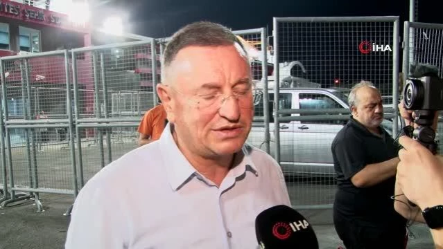 Hatayspor Onursal Başkanı Lütfü Savaş: 'Depremde felaketi yaşayanlar adına Hatayspor sahaya çıktı ve 5-1'lik skorla sahadan ayrıldı' 1 Hatayspor Onursal Başkanı Lütfü Savaş: ‘Depremde felaketi yaşayanlar adına Hatayspor sahaya çıktı ve 5-1’lik skorla sahadan ayrıldı’