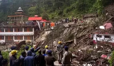 Hindistan’da Aşırı Yağışlar Sonucu Ölümler