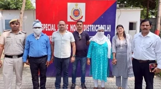 Hindistan’da üst düzey bir bürokrat eşi ile beraber küçük yaştaki bir çocuğu taciz ettikleri gerekçesi ile tutuklandı