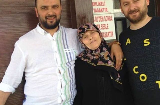 İstanbulspor Kulübü Asbaşkanı Muhammet Mete'nin annesi hayatını kaybetti 1 İstanbulspor Kulübü Asbaşkanı Muhammet Mete’nin annesi hayatını kaybetti