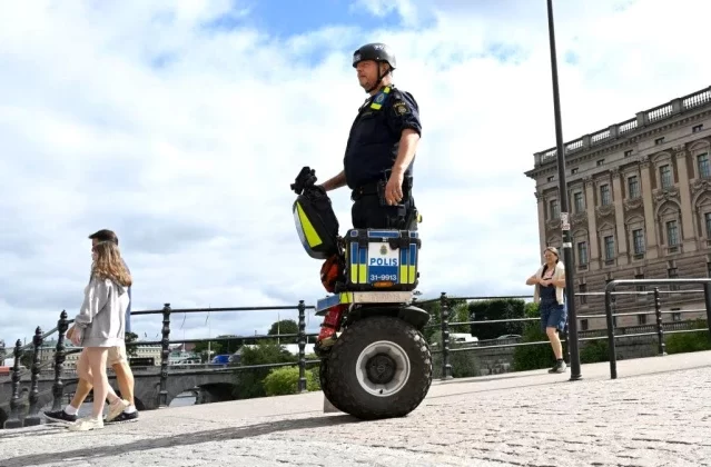 İsveç, Kuran Yakma Eylemlerine Tepkiyle Terör Tehdidi Seviyesini Yükseltti 1 İsveç, Kuran Yakma Eylemlerine Tepkiyle Terör Tehdidi Seviyesini Yükseltti