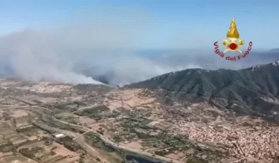 İtalya’nın Sardinya Adasında Orman Yangını Çıktı