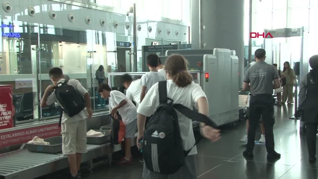 Kahramanmaraş Depremzedeleri İstanbul'da Basketbol Maçı İzledi 1 Kahramanmaraş Depremzedeleri İstanbul’da Basketbol Maçı İzledi