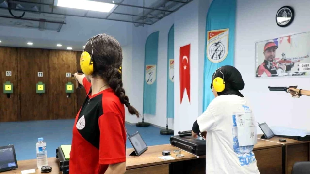 Kahramanmaraş depreminde hayatını kaybeden sporcu Eshabil Fidan'ın isminin verildiği Havalı Silahlar Yıldızlar Yarışması Elazığ'da sona erdi 1 Kahramanmaraş depreminde hayatını kaybeden sporcu Eshabil Fidan’ın isminin verildiği Havalı Silahlar Yıldızlar Yarışması Elazığ’da sona erdi