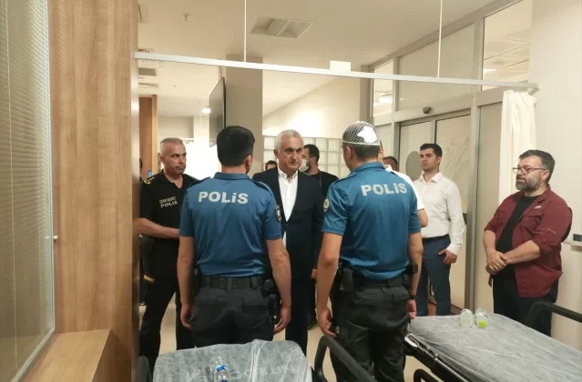 Kastamonu Valisi, yaralanan polisleri ziyaret etti