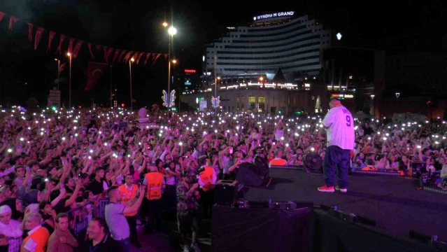 Kayserispor’a Destek Konserinde Sefo ve Yener Çevik Rüzgarı Esti