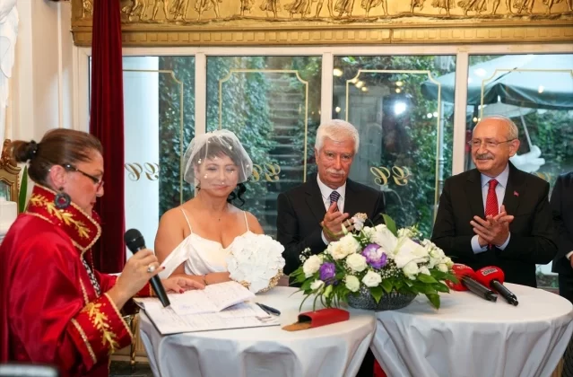 Kılıçdaroğlu, gazeteci Faruk Bildirici ve Semra Topçu’nun nikah törenine katıldı