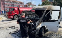 Kırklareli’nde park halindeki panelvan yandı