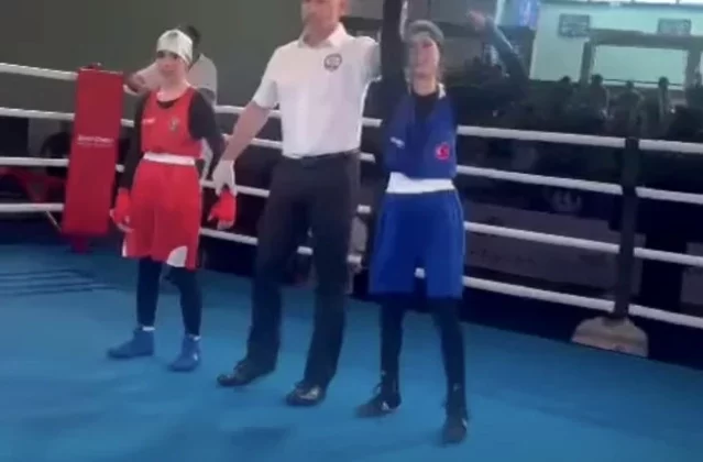 Kozanlı Azra Nur Çetin Boks Avrupa Şampiyonasında yarı finalde