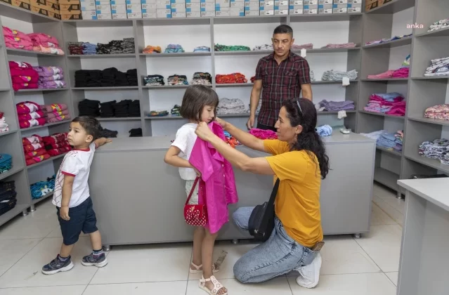 Mersin Büyükşehir Belediyesi Kıyafet Evi Projesi’ni Silifke’de açtı