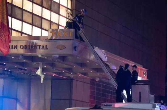New York’da Beş Yıldızlı Otelin Çatısından Atlayan Adam Hayatını Kaybetti