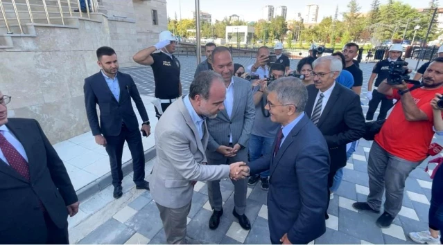 Niğde Valisi Cahit Çelik görevine başladı