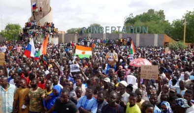 Nijer’de Darbe Yanlıları Gösteri Düzenledi