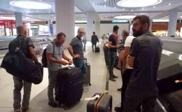 Nijer’de mahsur kalan Türk vatandaşları özel seferle Türkiye’ye döndü