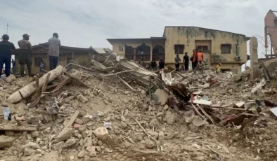Nijerya’da 2 Katlı Bina Çöktü: 2 Ölü, 37 Yaralı