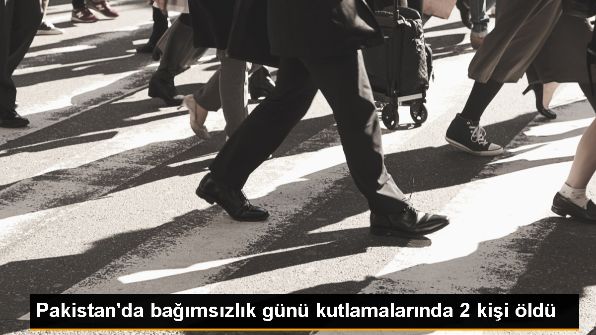 Pakistan'da Bağımsızlık Günü Kutlamalarında 2 Kişi Hayatını Kaybetti, 80'den Fazla Yaralı