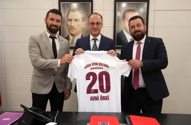Pamukkale Belediyesi ve Denizli Uğur Okulları Voleybol Takımları Birleşti