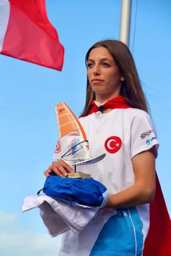 Parla Kabasakal, 2023 Techno 293 Dünya Şampiyonası'nda şampiyon oldu