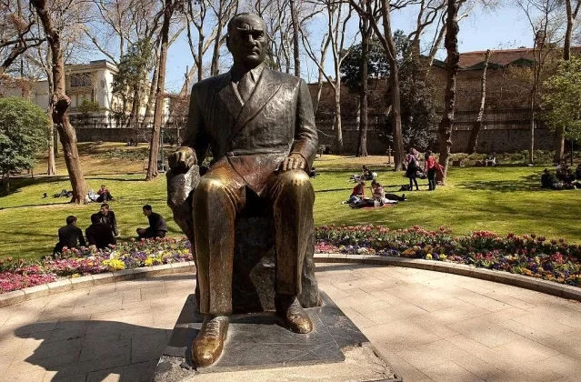 Prag’da Türk Büyükelçiliği’nin Atatürk Heykeli Talebi Reddedildi