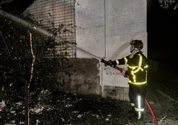 Rusya, Herson kentinde bir apartmanı vurdu 1 Rusya, Herson kentinde bir apartmanı vurdu