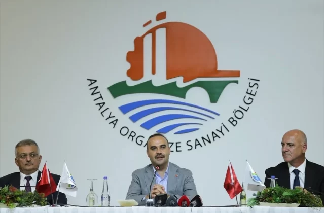 Sanayi ve Teknoloji Bakanı: Uluslararası yatırımcılar da Türkiye’ye yönelik yatırım planlarını hızlandırma gayreti içindeler