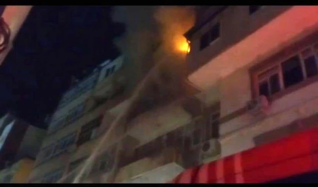 Şanlıurfa’da Yangında Mahsur Kalan Kadın İtfaiye Eri Tarafından Kurtarıldı