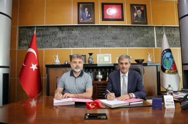 Serdivan Belediyesi ile Hizmet-İş Sendikası Arasında Toplu İş Sözleşmesi İmzalandı