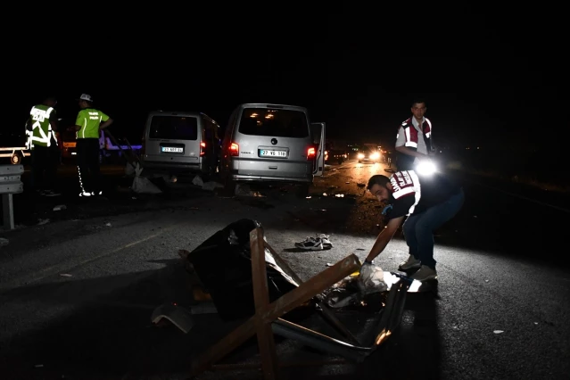 Siverek'teki trafik kazasında 3 kişi öldü, minibüs sürücüsü tutuklandı