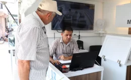 Söke Belediyesi Mobil Hizmet Aracı Vatandaşlara Limonata İkramında Bulundu