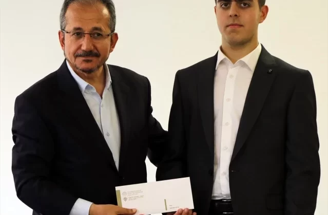 Suudi Arabistan’da düzenlenecek hafızlık yarışması için Türkiye’yi temsil edecek genç hafıza uğurlandı