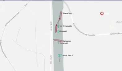 Süveyş Kanalı’nda LNG yüklü tanker karaya oturdu