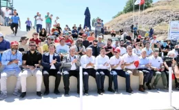 Talas Belediyesi tarafından düzenlenen Yamaç Paraşütü Türkiye Şampiyonası başladı