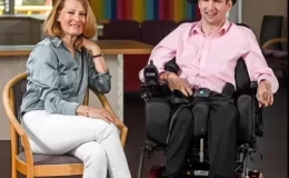 Tekerlekli sandalyeye mahkum olan kocasının erkek bacısı ile ilişkiye giren kadın kocasına çıkardıkları sesleri zorla dinlettirdi