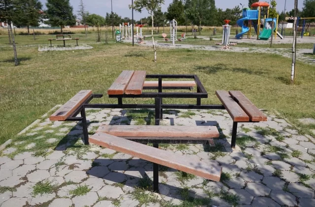 Tepebaşı Belediyesi’ne ait parka zarar verildi