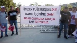 Turk-Harb-Is-Sendikasi-Uyeleri-Ucret-Protestosu-Yapti.jpg