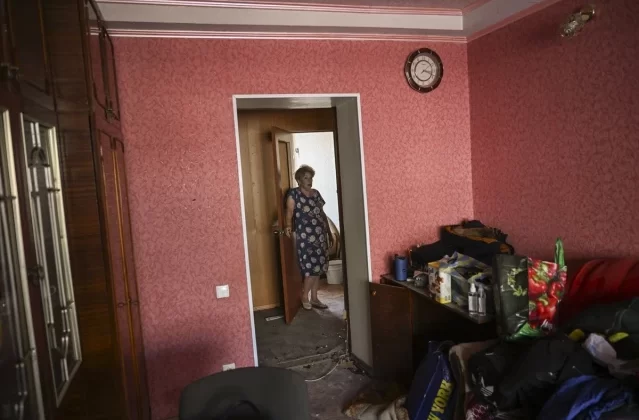 Ukrayna'nın Pokrovsk kentinde Rus saldırısı sonucu enkaz kaldırma çalışmaları devam ediyor 1 Ukrayna’nın Pokrovsk kentinde Rus saldırısı sonucu enkaz kaldırma çalışmaları devam ediyor