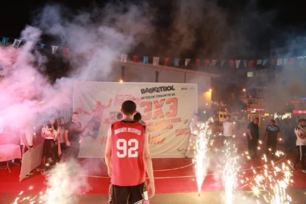 Ümraniye Belediyesi 3×3 Sokak Basketbol Turnuvası’nda Şampiyonlar Belli Oldu