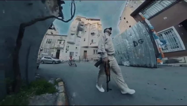 Ünlü rapçi ve diğer iki kişi gözaltına alındı