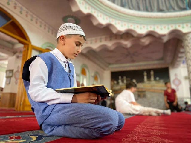 Uşak'ta Kur'an-ı Kerim'i Yüzünden Güzel Okuma Yarışması Bölge Finali Yapıldı