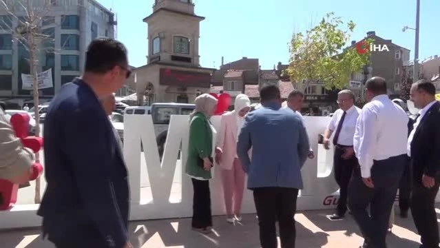 Yeğenini bakan olarak ilk defa karşısında görünce gözyaşlarına hakim olamadı