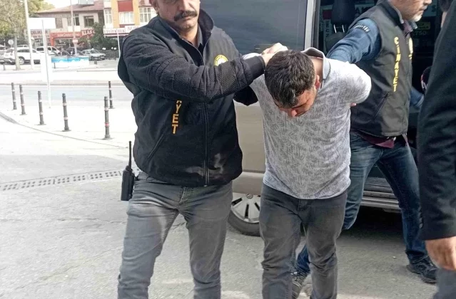 Akşehir'de Karısını Boğarak Öldüren Katil Zanlısı Gözaltına Alındı 1 Akşehir’de Karısını Boğarak Öldüren Katil Zanlısı Gözaltına Alındı
