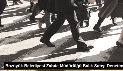 Bozüyük Belediyesi Zabıta Müdürlüğü, Kapalı Pazaryeri’nde balık satışı yapan esnafı denetledi