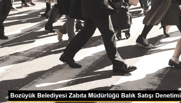 Bozüyük Belediyesi Zabıta Müdürlüğü, Kapalı Pazaryeri’nde balık satışı yapan esnafı denetledi