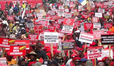 Gana’da Ekonomik Sıkıntılara Karşı Protesto: Merkez Bankası Başkanı İstifa Edilsin